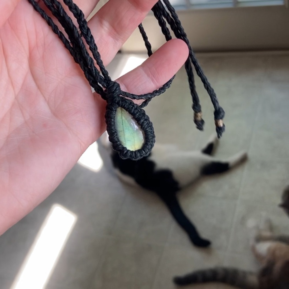 Labradorite macrame necklace - Picture 7 of 7